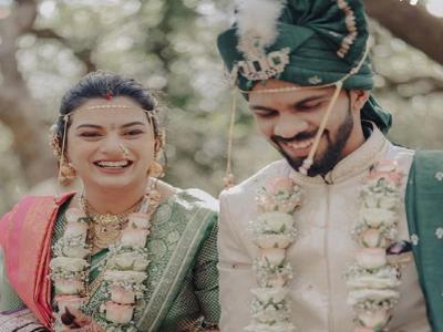 चेन्नई सुपरकिंग्स के स्टार बल्लेबाज ऋतुराज गायकवाड़ विवाह के बंधन में बंधे, महिला क्रिकेटर से शादी, देखें तस्वीरें