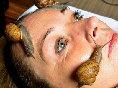 स्नेल मसाज (फोटो सोर्स-यू-ट्यूब)