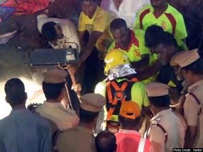 3 Year Old Boy, Trapped In Tamil Nadu Borewell For 3 Days, Dies | 3-year-old-boy-trapped-in-tamil-nadu-borewell-for-3-days-dies | Latest india Photos at Lokmatnews.in