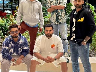 pakistan play against India in the final - Marathi News | pakistan-play-against-india-in-the-final | Latest cricket Photos at Lokmat.com