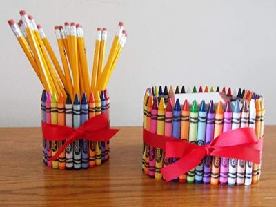 इस टीचर्स डे पर आप उन्हें पेन रखने का स्टैंड गिफ्ट कर सकते हैं