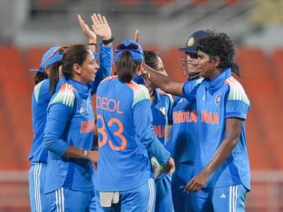 India Women TEAM: शुरुआती संघर्ष के बाद चमक रहा महिला क्रिकेट, छोटे शहर से आकर धमाल कर रहीं बेटियां