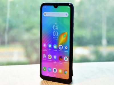 फोन के डायमेंशन की बात करें तो यह 156.1x75x9.2 एमएम का है फोन के डायमेंशन की बात करें तो यह 156.1x75x9.2 एमएम का है