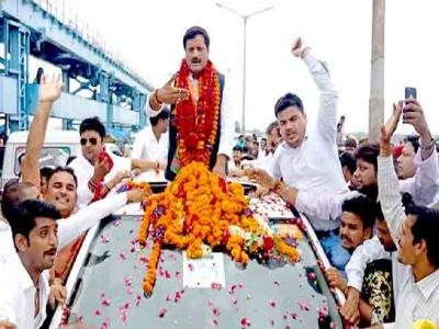 हिस्ट्रीशीटर विकास दुबे की किसी रैली की तस्वीर (पुरानी फोटो) 