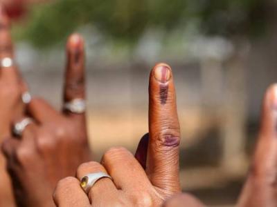 साल 2004 को छोड़कर 1991 से 2014 के बीच बीजेपी बनारस से छह लोकसभा चुनाव जीत चुकी है। साल 2004 को छोड़कर 1991 से 2014 के बीच बीजेपी बनारस से छह <a href='https://www.lokmatnews.in/topics/lok-sabha-elections/'>लोकसभा चुनाव</a> जीत चुकी है।