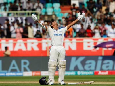 IND VS ENG: यशस्वी भव: सहवाग, धवन क्लब में शामिल, इंग्लैंड गेंदबाजों को कूटे, चौके-छक्कों की बरसात