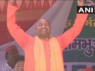 सीएम योगी की तरह दिखने वाले सुरेश ठाकुर उर्फ योद्धा। (फोटो- एएनआई)