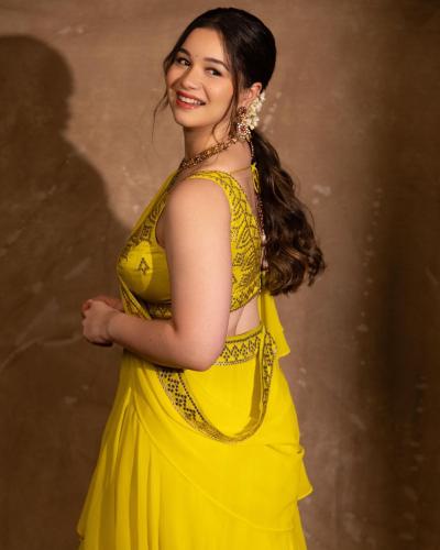 Sara Tendulkar Ganesh Chaturthi Outfit | sara-tendulkar-ganesh-chaturthi-outfit | Latest bollywood Photos at Lokmatnews.in Sara Tendulkar Ganesh Chaturthi Outfit | sara-tendulkar-ganesh-chaturthi-outfit | Latest bollywood Photos at Lokmatnews.in