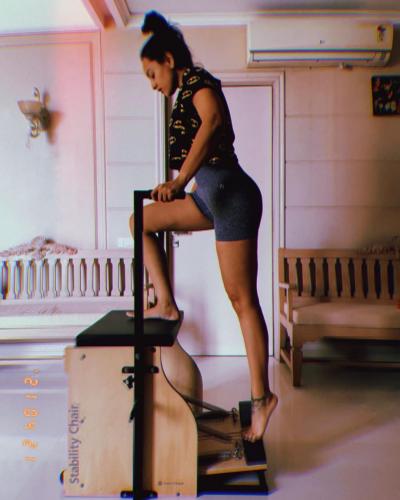 Sonakshi Sinha Share Workout Photos During Lockdown Pictures Goes Viral On Social Media 