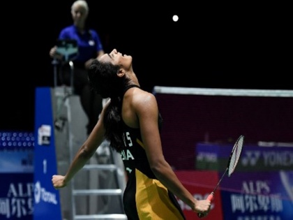 World Badminton Championships 2019, finals: PV Sindhu beats Nozomi Okuhara 21-7, 21-7 to win gold | पीवी सिंधु ने रच दिया इतिहास, विश्व बैडमिंटन चैंपियनशिप में भारत के लिए जीता पहला गोल्ड