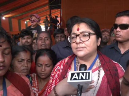 BJP MP Locket Chatterjee Barasat Mamata Banerjee Sheikh Shahjahan | Women In Sandeshkhali 'ब्लाउज और साड़ी खोलकर चेक किया'...फिर वीडियो बनाया, ममता सरकार पर गंभीर आरोप
