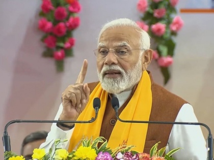 PM Modi in Varanasi Banaras made me a Banarasi | PM Modi in Varanasi: '10 साल में बनारस हमके बनारसी बना देलस" पीएम मोदी ने भोजपुरी में किया संबोधित