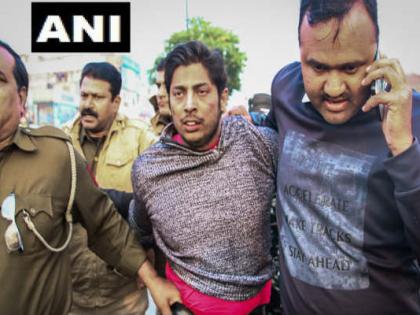 Shaheen Bagh shooting Video of Kapil Baisla's father goes viral said BJP candidate also garlanded | शाहीन बाग में गोली चलाने वाले कपिल बैसला के पिता का वीडियो वायरल, कहा-बीजेपी प्रत्याशी ने भी माला पहनाई थी Shaheen Bagh shooting Video of Kapil Baisla's father goes viral said BJP candidate also garlanded | शाहीन बाग में गोली चलाने वाले कपिल बैसला के पिता का वीडियो वायरल, कहा-बीजेपी प्रत्याशी ने भी माला पहनाई थी