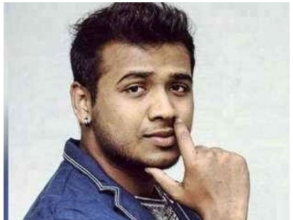 bigg boss telugu winner singer rahul sipligunj attacked in pub video viral | Bigg Boss 3 के विजेता की पब में हुई पिटाई, सिर पर फोड़ी गई बोतल-वीडियो हुआ वायरल