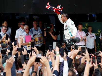 Lewis Hamilton wins record sixth British Grand Prix after Sebastian Vettel crash | लुई हैमिल्टन ने रिकॉर्ड छठी बार जीता ब्रिटिश ग्रां प्री