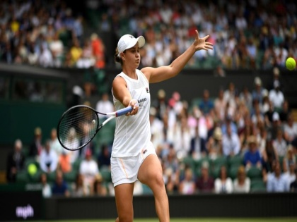 wimbledon 2019: World No 1 Ashleigh Barty crashes out of Wimbledon to Alison Riske | Wimbledon 2019: विश्व की नंबर एक खिलाड़ी एश्ले बार्टी महिला एकल से बाहर, रिस्के क्वॉर्टर फाइनल में