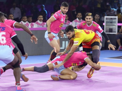 PKL 2019, Jaipur Pink Panthers vs Gujarat Fortunegiants: Match Tied | PKL 2019, Jaipur Pink Panthers vs Gujarat Fortunegiants: सीजन के 100वें मैच में जयपुर-गुजरात ने खेला टाई