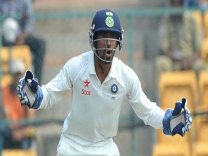 India vs South Africa, 3rd Test: Rishabh Pant replaces injured Wriddhiman Saha | IND vs SA, 3rd Test: विकेटकीपिंग के दौरान चोटिल हुए ऋद्धिमान साहा, फैंस की चिंता बढ़ी