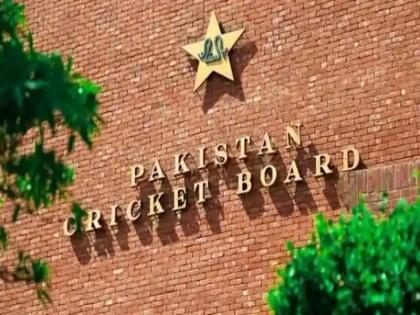 PCB announces financial help for cricketers, umpires, scorers | क्रिकेटर्स को आर्थिक मदद करेगा पाकिस्तान क्रिकेट बोर्ड, ईद की छुट्टी पर देगा पैसा