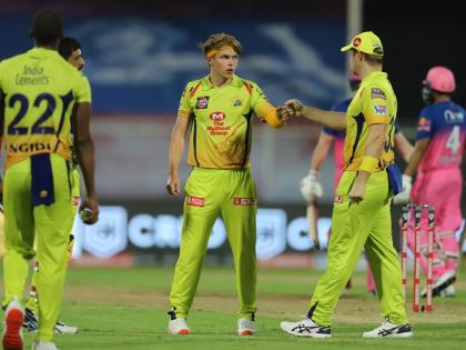 चेन्नई की ओर से सैम कर्रन को सर्वाधिक 3 विकेट हाथ लगे।