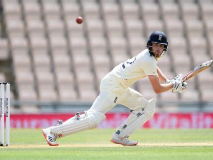 डोमिनिक सिबले पहली पारी में बगैर खाता खोले आउट हुए।