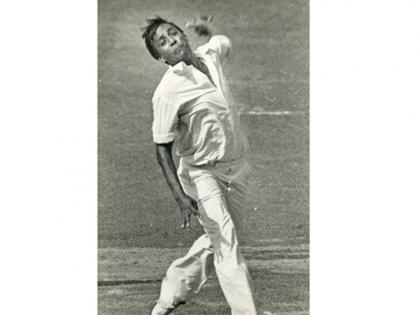 राष्ट्रीय टीम में जगह नहीं मिलने के बावजूद गोयल 1958-59 से 1984-85 तक घरेलू क्रिकेट में खेलते रहे।