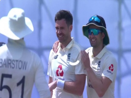 Sri Lanka vs England, 2nd Test: James Anderson take 2 wickets in an over, most wickets in test career record | SL vs ENG, 2nd Test: जेम्स एंडरसन ने एक ही ओवर में झटके 2 विकेट, अनिल कुंबले का रिकॉर्ड तोड़ने के पहुंचे और करीब