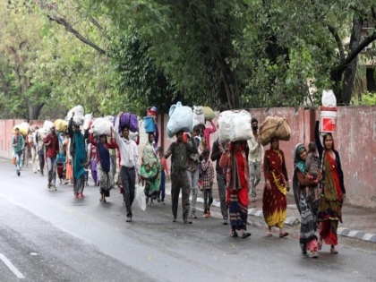Coronavirus Lockdown: migrant workers' exodus in india and many stories | Coronavirus Lockdown: घर लौट रहे हजारों प्रवासी मजदूर, बोले- बीमारी से पहले 'भूख' मार देगी