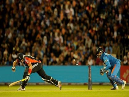 Chennai Super Kings SHUT DOWN KEVIN PIETERSEN ON DHONI'S INSULT | महेंद्र सिंह धोनी की 'बेइज्जती' का CSK ने लिया बदला, केविन पीटरसन की कर दी बोलती बंद