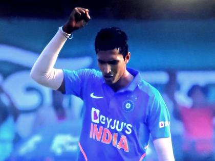 India vs West Indies: Debutant Navdeep Saini first odi video | IND vs WI, 3rd ODI: नवदीप सैनी ने झटका वनडे करियर का पहला विकेट, ऐसा था गेंदबाज का रिएक्शन