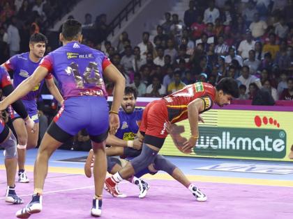 PKL 2019, Dabang Delhi vs Bengaluru Bulls: Match Tied | PKL 2019, Dabang Delhi vs Bengaluru Bulls: पवन कुमार की मेहनत पर फिरा पानी, मैच 39-39 से टाई PKL 2019, Dabang Delhi vs Bengaluru Bulls: Match Tied | PKL 2019, Dabang Delhi vs Bengaluru Bulls: पवन कुमार की मेहनत पर फिरा पानी, मैच 39-39 से टाई