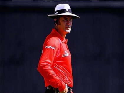 Former umpire Simon Taufel recalls how he survived 2009 Lahore attack in new book, says incident changed his life | जब आतंकियों ने चलाई कार पर गोलियां, बाल-बाल बचे थे अंपायर साइमन टॉफेल
