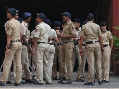 Message in praise of Islamic State and Hafiz Saeed, written on the bridge near Mumbai, police increased surveillance | मुंबई के निकट पुल पर लिखा मिला इस्लामिक स्टेट और हाफिज सईद की तारीफ में संदेश, पुलिस ने बढ़ाई निगरानी