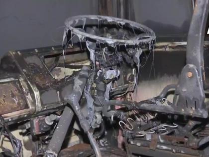 school bus catches fire in Juhu JVPD area of Mumbai police engaged in investigation | महाराष्ट्र: मुंबई के जुहू जेवीपीडी इलाके में एक स्कूल बस में लगी आग, जलकर खाक, जांच में जुटी पुलिस school bus catches fire in Juhu JVPD area of Mumbai police engaged in investigation | महाराष्ट्र: मुंबई के जुहू जेवीपीडी इलाके में एक स्कूल बस में लगी आग, जलकर खाक, जांच में जुटी पुलिस