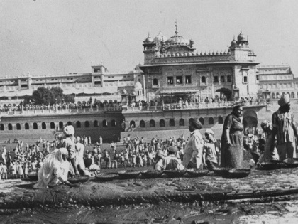 The military action in the temple complex was criticized by Sikhs worldwide, who interpreted it as an assault on the Sikh religion. | इतिहास में छह जून: स्वर्ण मंदिर के इतिहास में पहली बार नहीं हुआ पाठ, आपरेशन ब्लूस्टार का मकसद पूरा