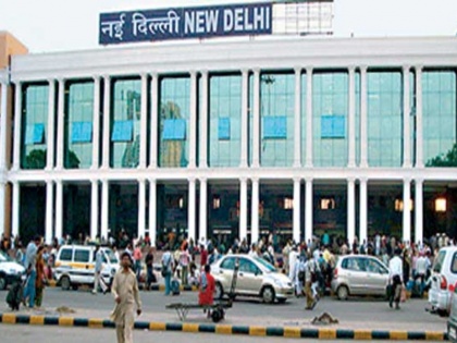 Chemical thrown at woman at New Delhi railway station, hospitalized | नई दिल्ली रेलवे स्टेशन पर महिला पर रसायन फेंका गया, अस्पताल में भर्ती