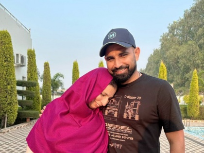 Mohammed Shami came to meet his mother after losing the World Cup | Mohammed Shami: विश्व कप हारने के बाद बीमार मां से मिलने पहुंचे मोहम्मद शमी