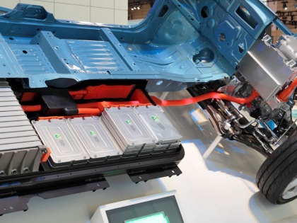 ioc claims it is making metal battery for electronic car does not need to recharge | इलेक्ट्रिक गाड़ियों के लिये IOC बना रहा है ऐसी बैटरी, चार्ज करने का झंझट खत्म