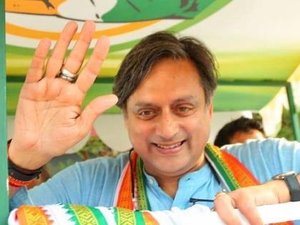 MPs not frequenting their constituencies have rough time: Shashi Tharoor | थरूर ने कहा, सांसद क्षेत्र में कम जाएंगे तो उनका चुनाव जीतना मुश्किल हो जाएगा