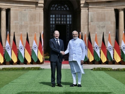 German Chancellor Scholz who came on a two-day visit to India met PM Modi | दो दिवसीय भारत दौरे पर आए जर्मन चांसलर शोल्ज, पीएम मोदी से मिलकर, बोले- "दोनों देशों के बीच संबंधों को करेंगे मजबूत"