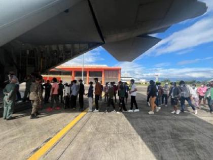 125 Indian nationals repatriated from Thailand after release from Myanmar detention centres | थाईलैंड से भारत लाए गए 125 भारतीय, म्यांमा के ठगी केंद्रों में थे बंद 125 Indian nationals repatriated from Thailand after release from Myanmar detention centres | थाईलैंड से भारत लाए गए 125 भारतीय, म्यांमा के ठगी केंद्रों में थे बंद