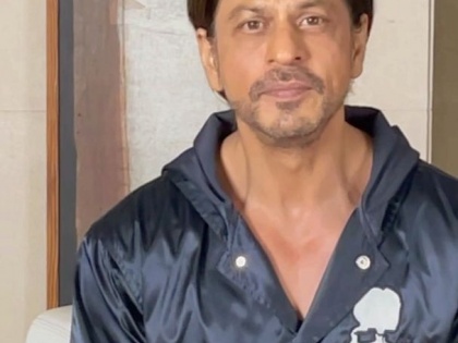 Shah Rukh Khan new year 2021 releases video fans wish message ‘they all mean the same thing’ | शाहरुख खान ने फैंस को किया विश, कहा-इंतजार कीजिए, 2021 में बड़े पर्दे पर मिलेंगे, देखें वीडियो