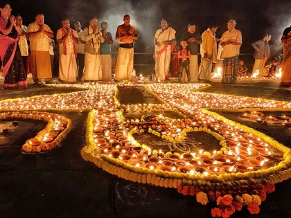 Dev Diwali 2020 Date and Time in India | Dev Diwali 2020: जानिए देव दीपावली से जुड़ी पौराणिक कथा और पूजा विधि
