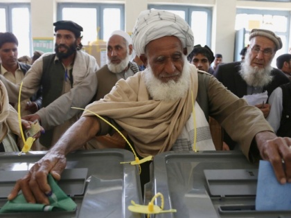 15 wounded in blast at southern Afghanistan polling station | अफगानिस्तान राष्ट्रपति चुनाव: पोलिंग स्टेशन पर वोटिंग के दौरान बम विस्फोट, 15 लोग घायल, तालिबान ने दी थी हमले की चेतावनी