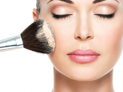 Easy makeup tips: Simple guide to apply makeup base in steps by using serum, primer, concealer, foundation, compact powder | Makeup Tips: प्राइमर, सीरम, फाउंडेशन, कंसीलर, सबसे पहले क्या लगाएं और कैसे?