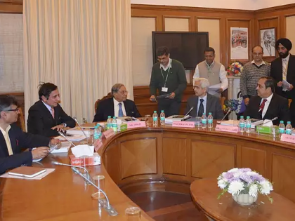 Union Cabinet extended the term of the 15th Finance Commission, and the time of one year | केंद्रीय मंत्रिमंडल ने बढ़ाया 15वें वित्त आयोग का कार्यकाल, एक और साल मिला समय Union Cabinet extended the term of the 15th Finance Commission, and the time of one year | केंद्रीय मंत्रिमंडल ने बढ़ाया 15वें वित्त आयोग का कार्यकाल, एक और साल मिला समय