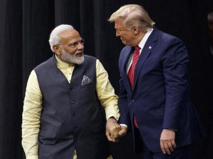 Donald Trump again offers to mediate between India and Pakistan on Kashmir | ट्रंप का कश्मीर राग, भारत-पाक राजी तो मैं मध्यस्थता के लिए तैयार, घाटी में संकट बहुत बड़ा होने जा रहा है Donald Trump again offers to mediate between India and Pakistan on Kashmir | ट्रंप का कश्मीर राग, भारत-पाक राजी तो मैं मध्यस्थता के लिए तैयार, घाटी में संकट बहुत बड़ा होने जा रहा है