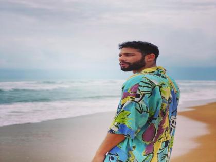 Siddhant chaturvedi shares a video singing motivational song to uplift fans in this covid time | 'कोई बात नहीं है यार...' मुश्किल समय में लोगों को प्रोत्साहित करने के लिए सिद्धांत चतुर्वेदी ने गाया गाना, वीडियो वायरल Siddhant chaturvedi shares a video singing motivational song to uplift fans in this covid time | 'कोई बात नहीं है यार...' मुश्किल समय में लोगों को प्रोत्साहित करने के लिए सिद्धांत चतुर्वेदी ने गाया गाना, वीडियो वायरल