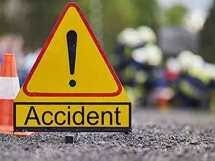 5 killed in UP's Balrampur as tractor trolley overturns | ट्रैक्टर ट्रॉली खाई में पलटी, एक ही परिवार के तीन लोगों सहित पांच की मौत, 17 घायल 