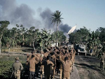 After IAF Air strikes, social media is getting viral of india pak war of 1971 | IAF Air Strike: हवाई हमले के बाद जानें क्यों वायरल हो रहीं 1971 जंग की तस्वीरें